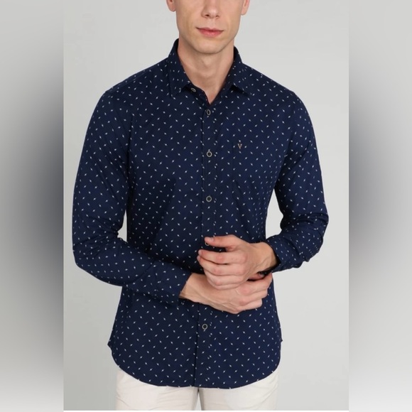 NWT Van Heusen button down - Picture 1 of 6
